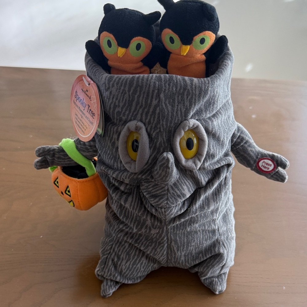 Hallmark Halloween Animated Spooky Tree. Mid 2000’s. Plays Adams Family tune.